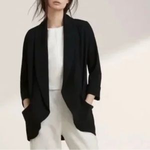 Aritzia Wilfred black blazer pockets and Classic